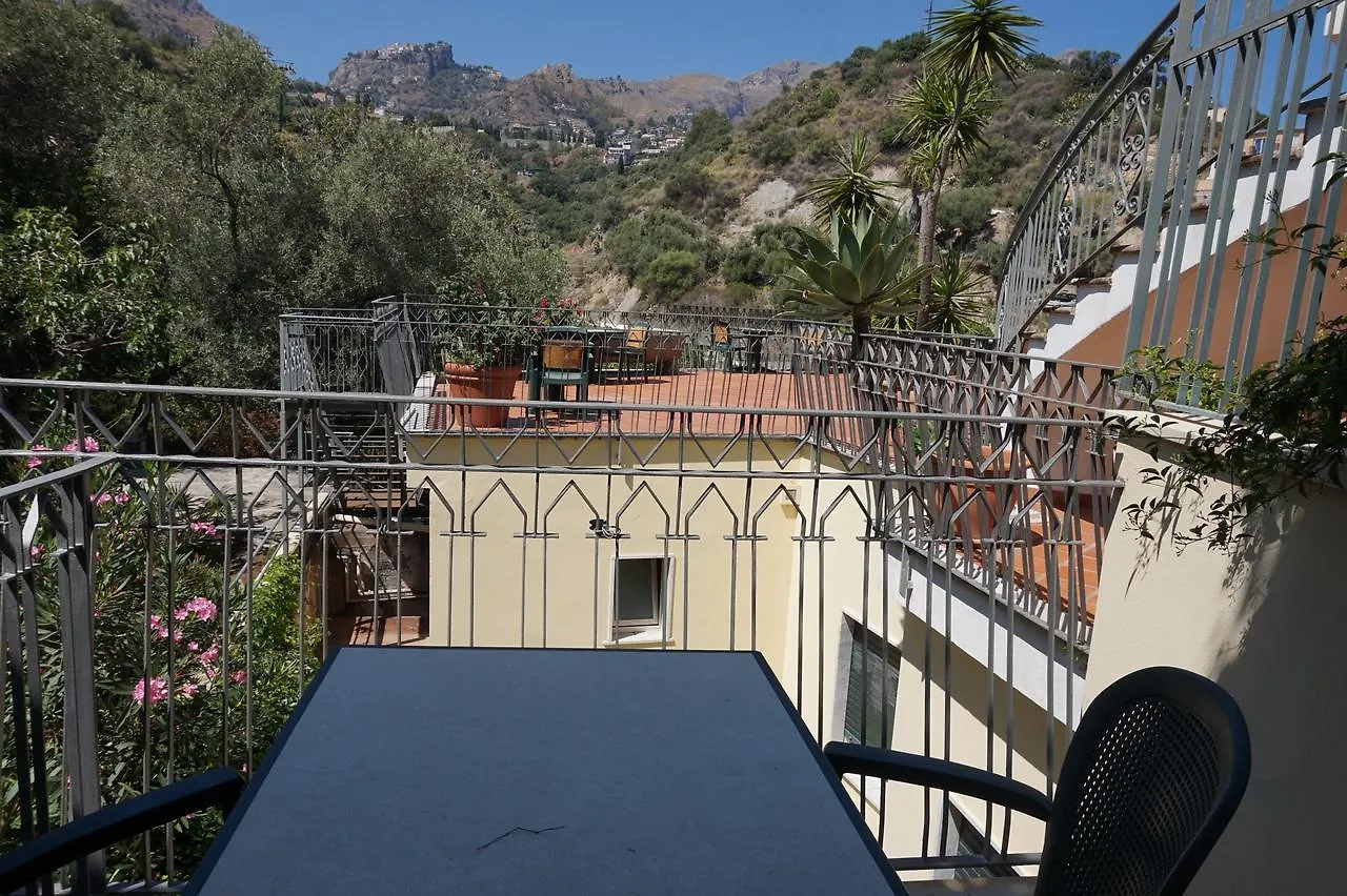 טאורמינה Hotel Villa Bianca Resort 4*,