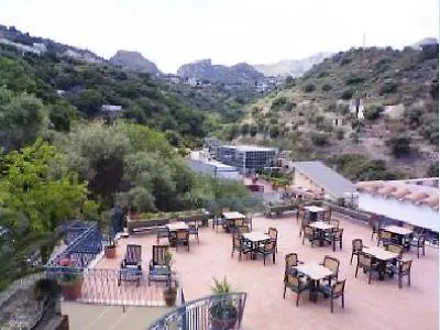 Hotel Villa Bianca Resort Taormine 4*,